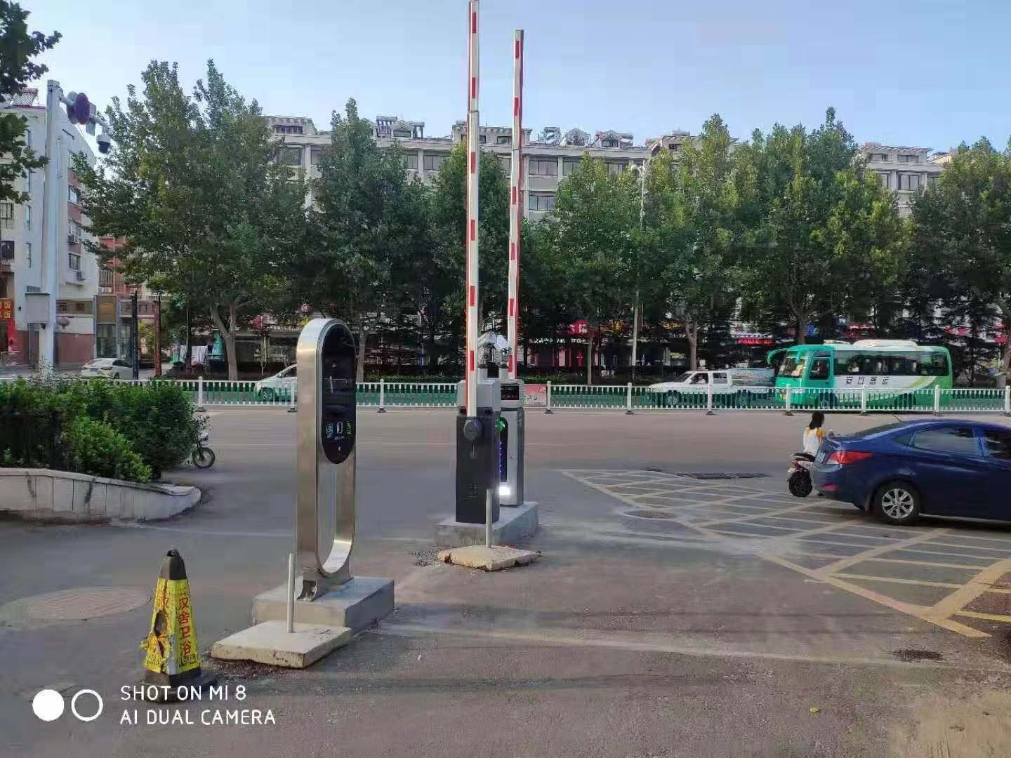 如何区分车牌识别系统的软识别硬识别？